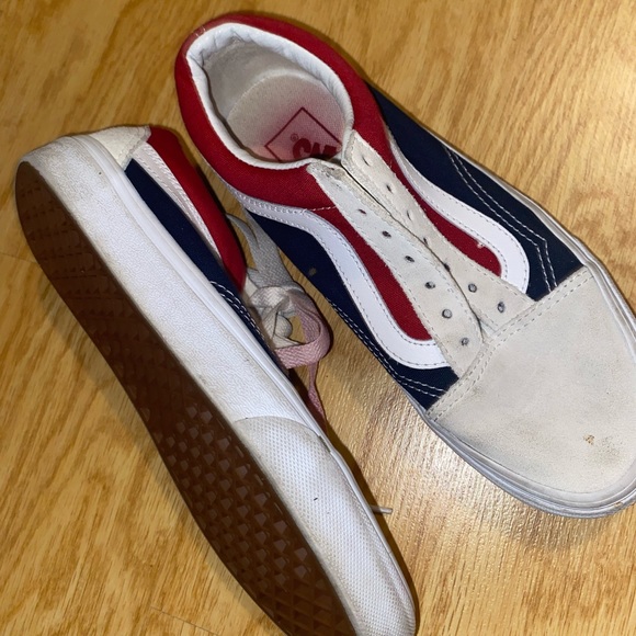 Vans - Picture 4 of 5